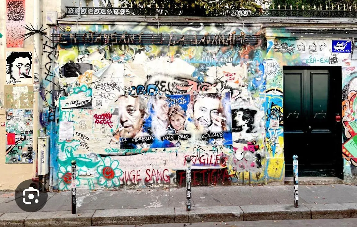 Chic Stay Near Louvre & Eiffel Tour Paris 0*,  France