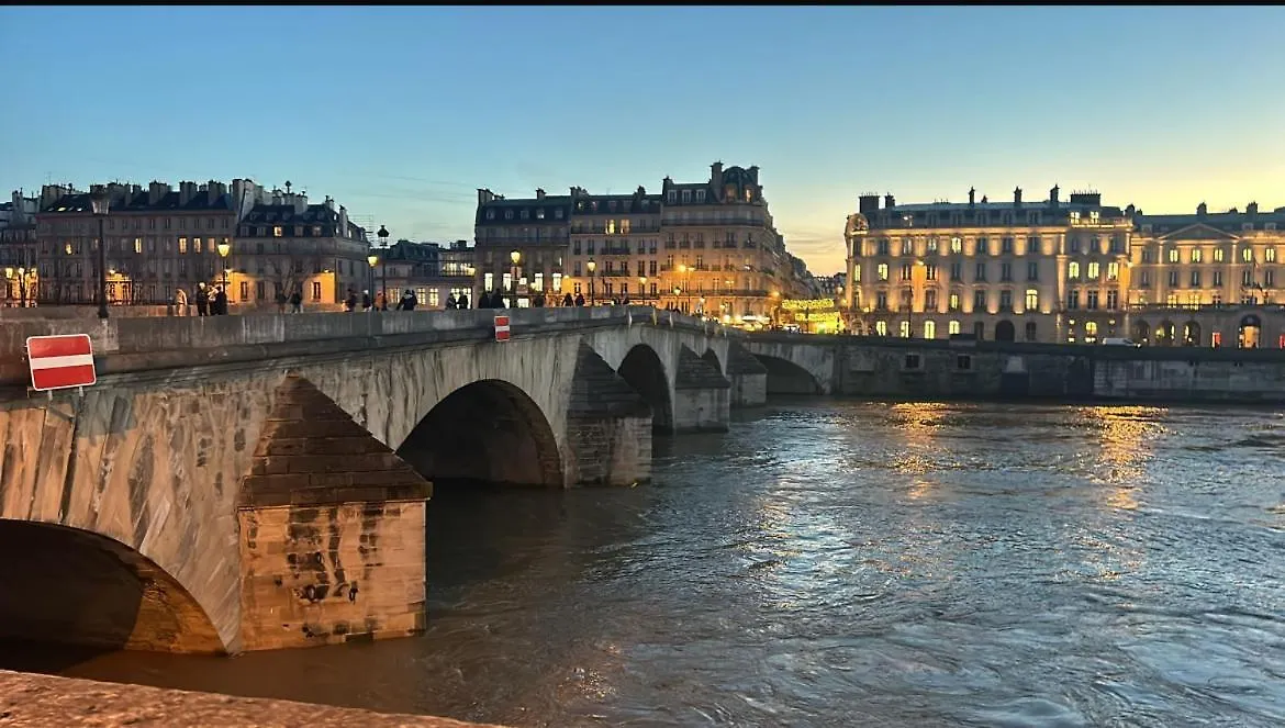 Apartment Chic Stay Near Louvre & Eiffel Tour Paris