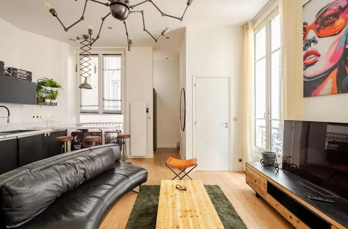 Chic Stay Near Louvre & Eiffel Tour Paris 0*,